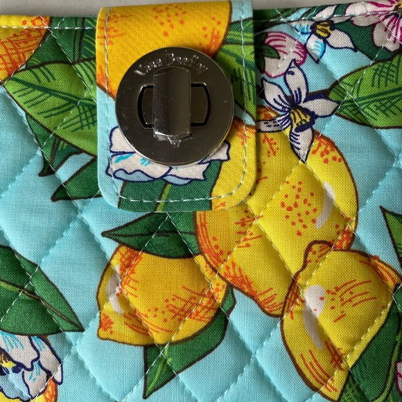 Vera Bradley RFID Turnlock Wallet Lemon Grove NWOT - Picture 4 of 13